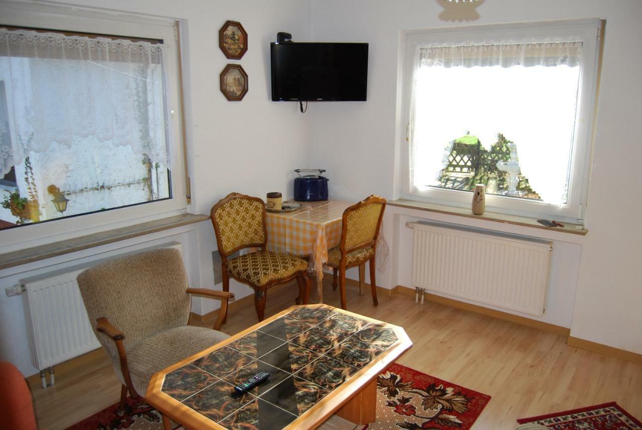 6 Schulstrasse Apartment Biebertal Bagian luar foto